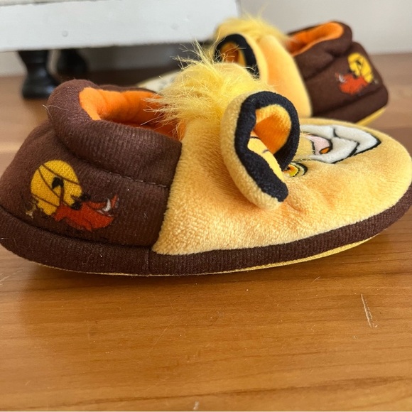 Children’s Disneys The Lion King Simba Slippers Size 5/6 - Picture 3 of 6